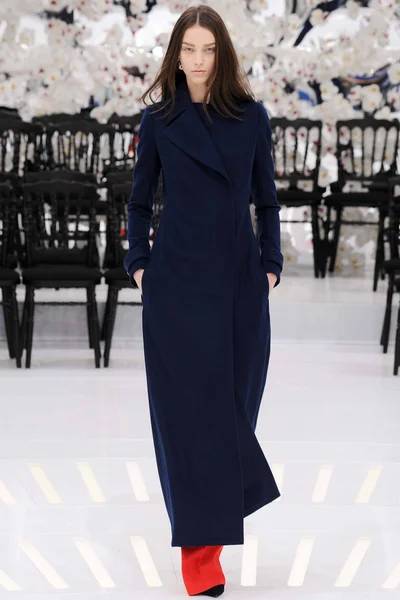 Look 27